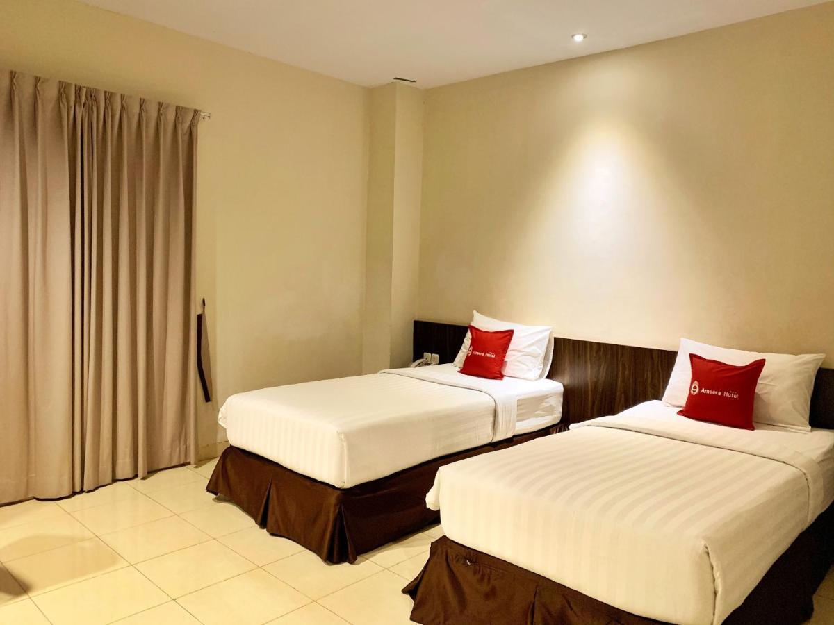 Ameera Hotel Pekanbaru Exterior photo