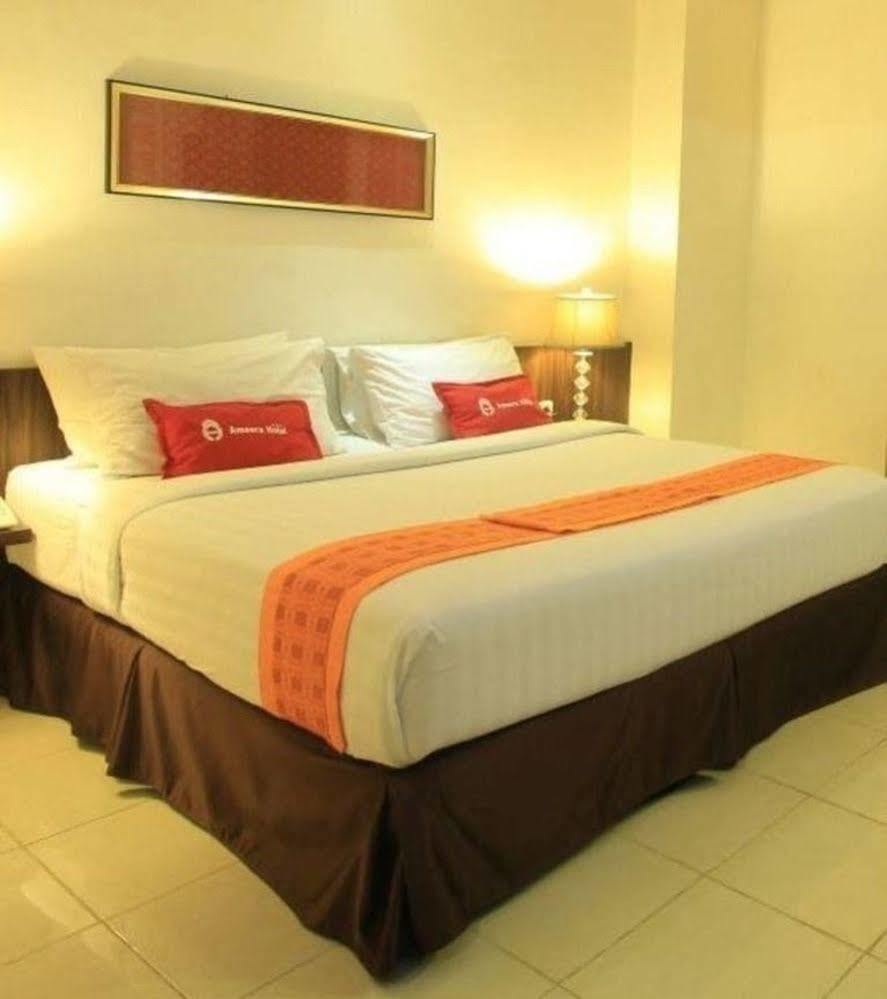 Ameera Hotel Pekanbaru Exterior photo