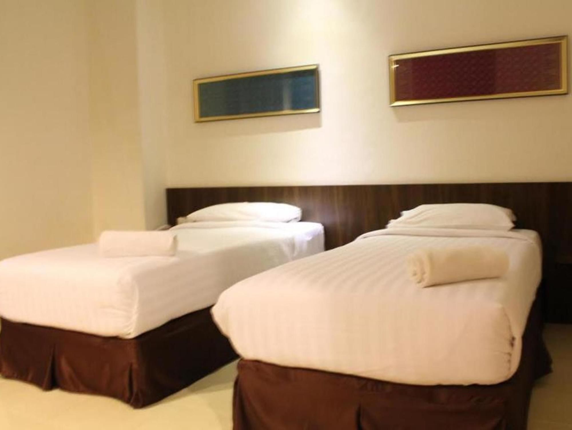 Ameera Hotel Pekanbaru Exterior photo
